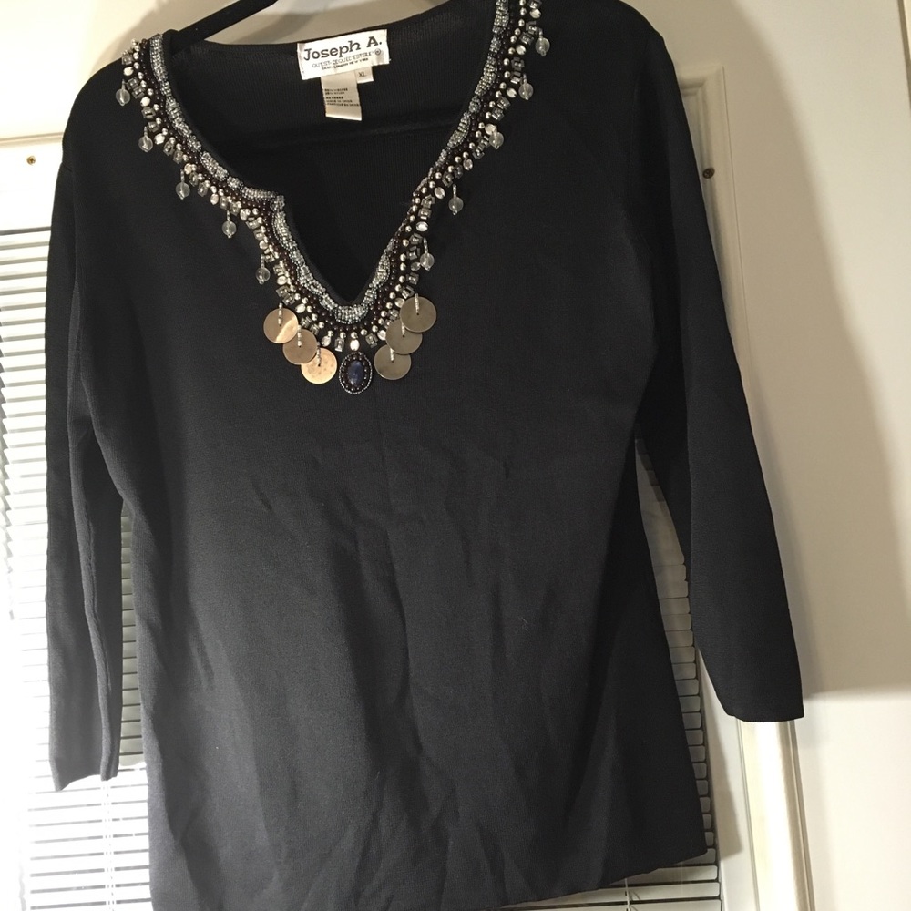 Beaded rim top